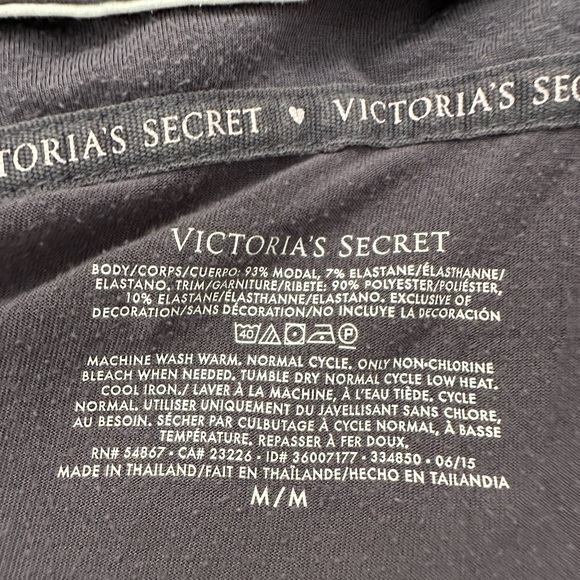 Women’s VS night gown - Picture 2 of 2